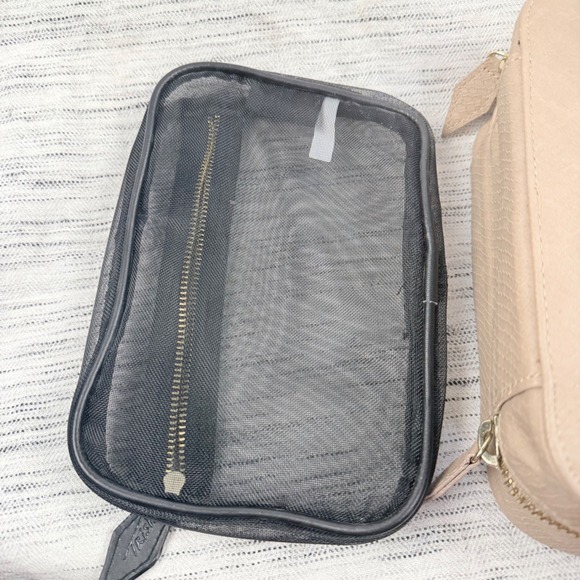 Trish McEvoy Light Beige Cream Reptile Skin Makeup Planner Travel Toiletries - Picture 5 of 7